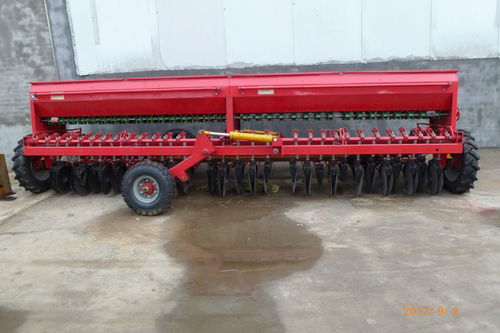 大型24行小麥苜蓿蕎麥播種機